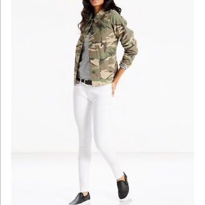 Brand new 711 skinny white Levi jeans